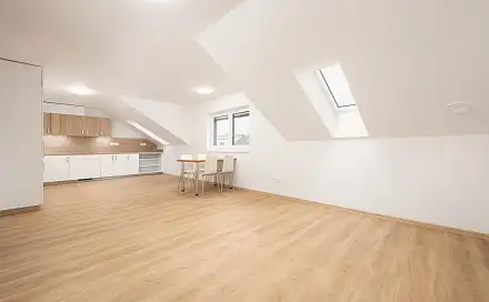 Pronájem bytu 3+kk 73 m²