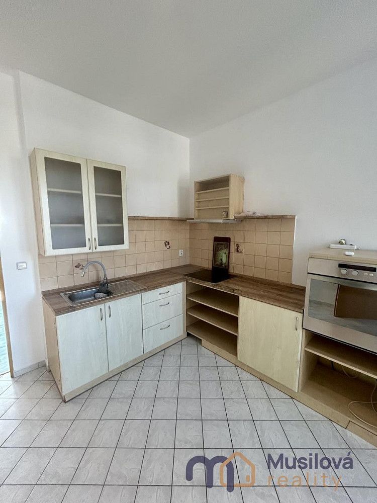 Pronájem bytu 2+1 63 m² – fotografie 2