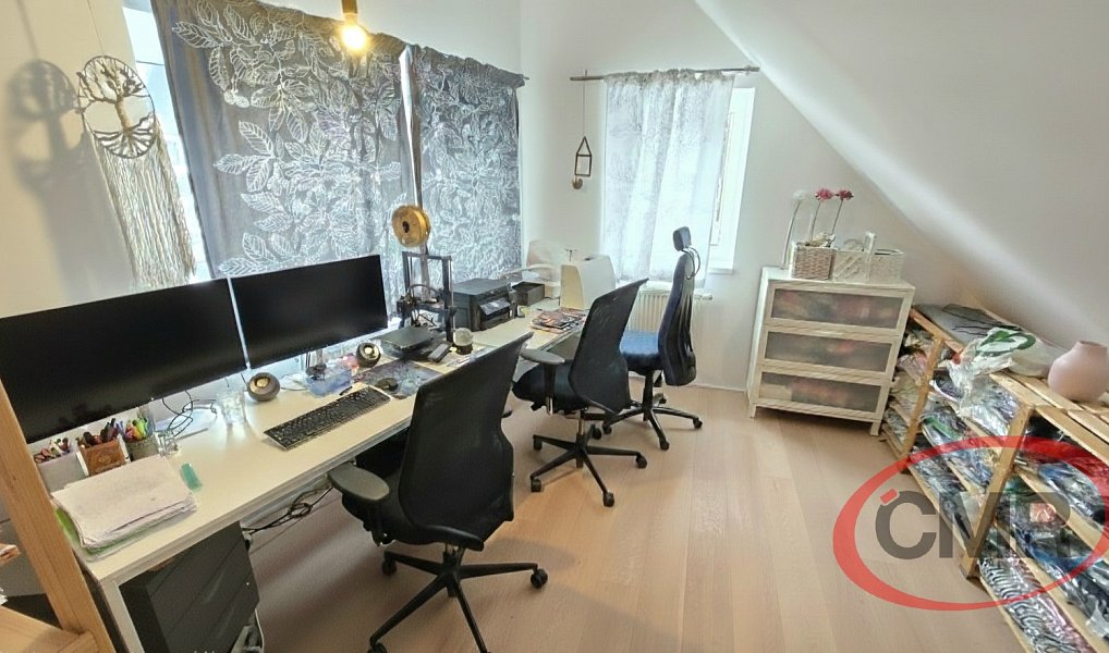 Pronájem domu 200 m² s pozemkem 534 m², Praha – náhled fotky 9