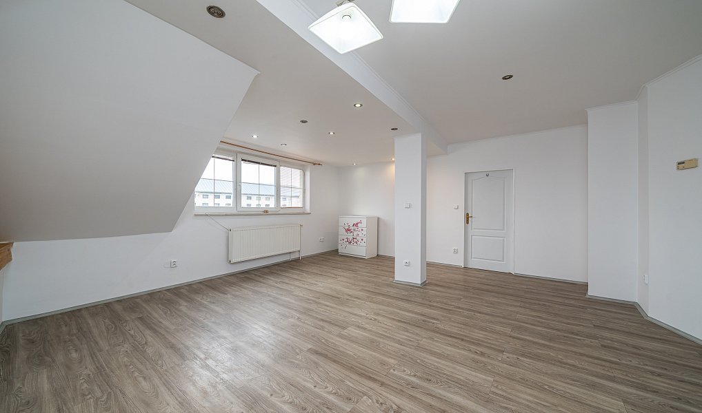 Prodej bytu 3+1 92 m², Olomouc – náhled fotky 2