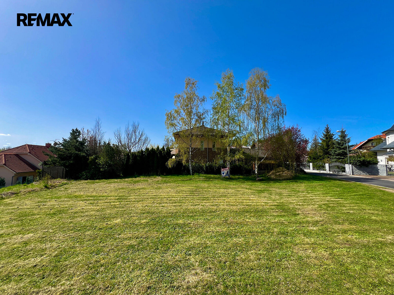 Prodej stavebního pozemku 820 m² – fotografie 3