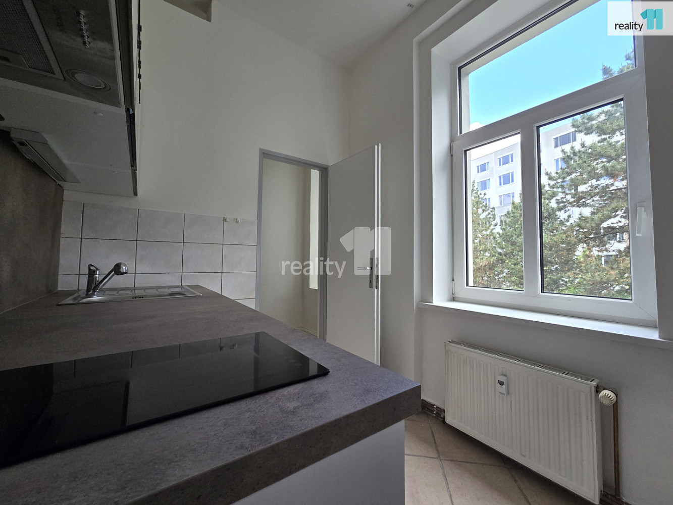 Pronájem kanceláře 75 m² — photo 2