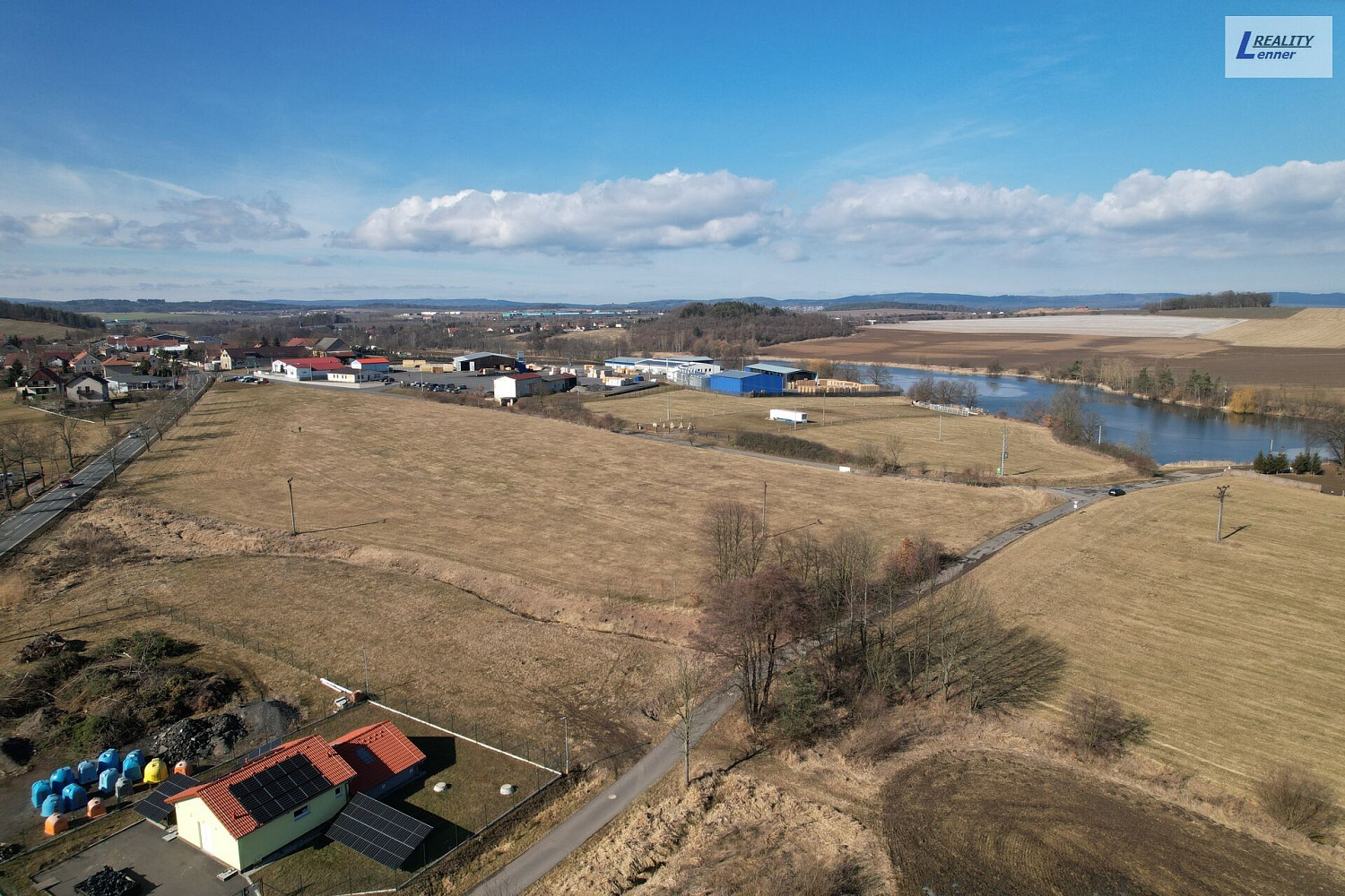 Prodej komerčního pozemku 4 000 m²