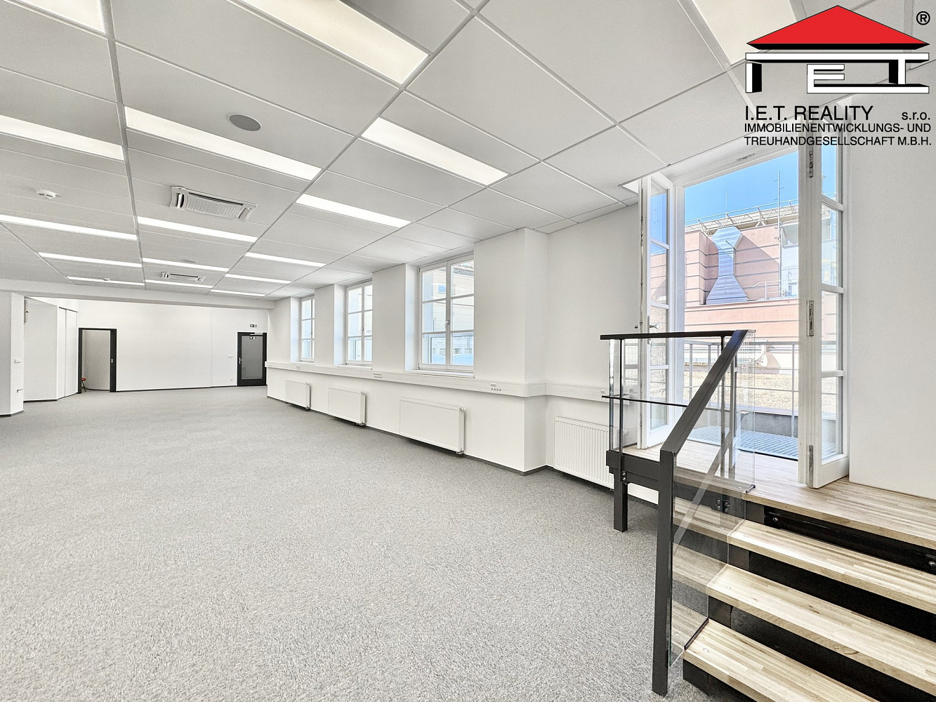 Pronájem kanceláře 153 m²