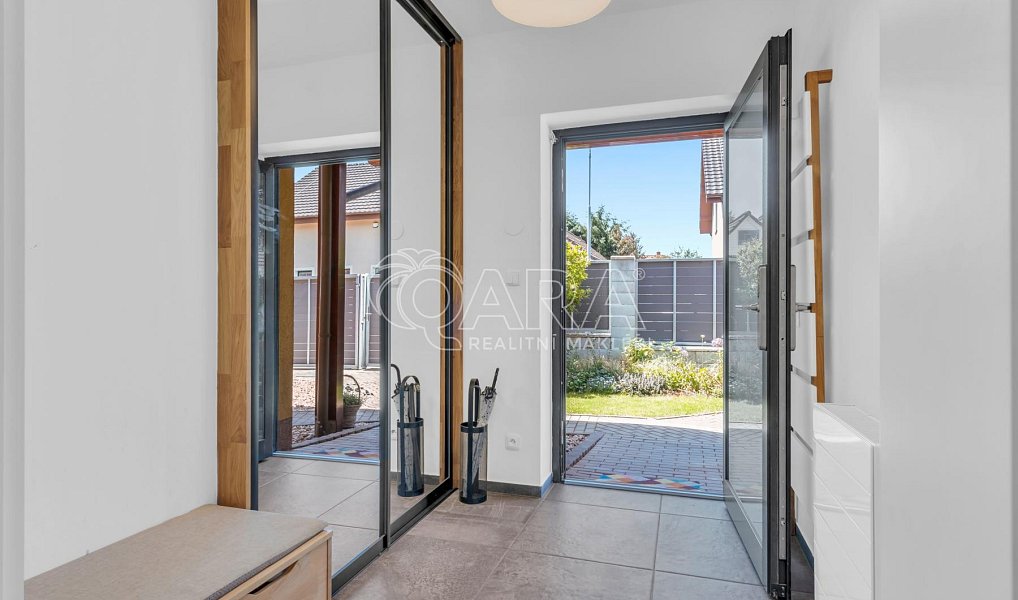 Prodej domu 255 m² s pozemkem 775 m², Šestajovice – náhled fotky 23