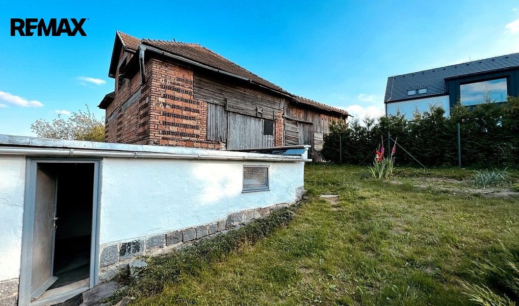 Prodej stavebního pozemku 960 m², Holetín – náhled fotky 2