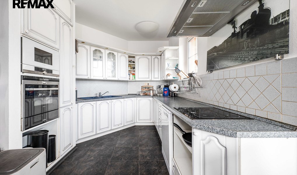 Prodej domu 320 m² s pozemkem 3 335 m², Deštná – náhled fotky 11