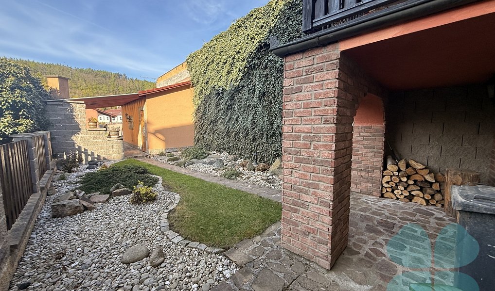 Prodej domu 220 m² s pozemkem 449 m², Radnice – náhled fotky 32