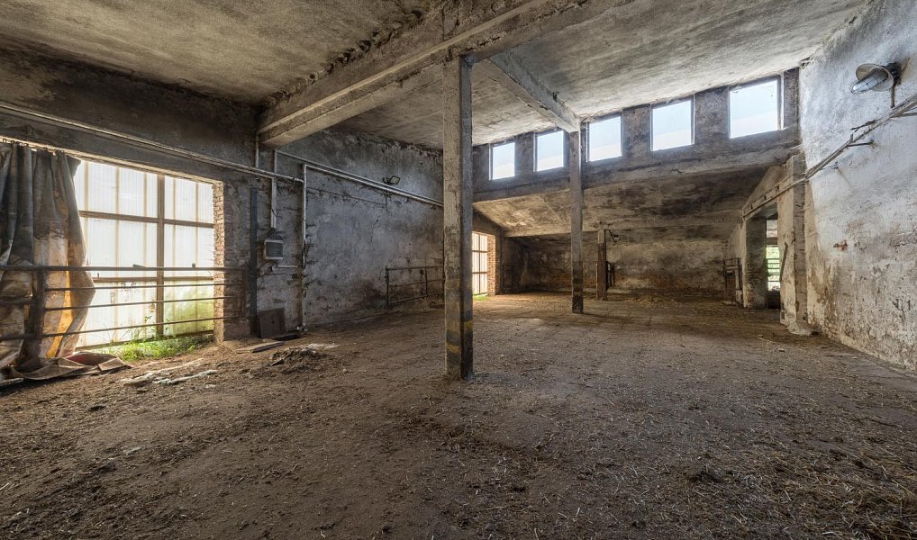 Prodej zemědělského objektu 1 400 m², Korouhev – náhled fotky 2
