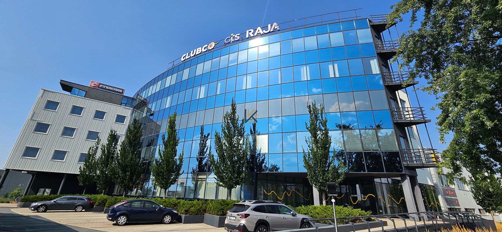 Pronájem kanceláře 555 m²