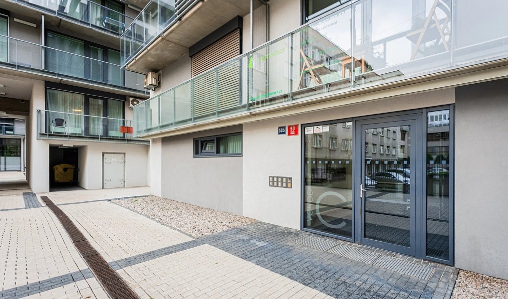 Pronájem bytu 2+kk 54 m², Praha – náhled fotky 26