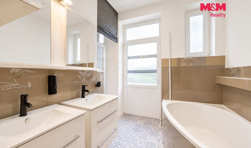 Prodej bytu 4+kk 108 m², Dobruška – náhled fotky 4