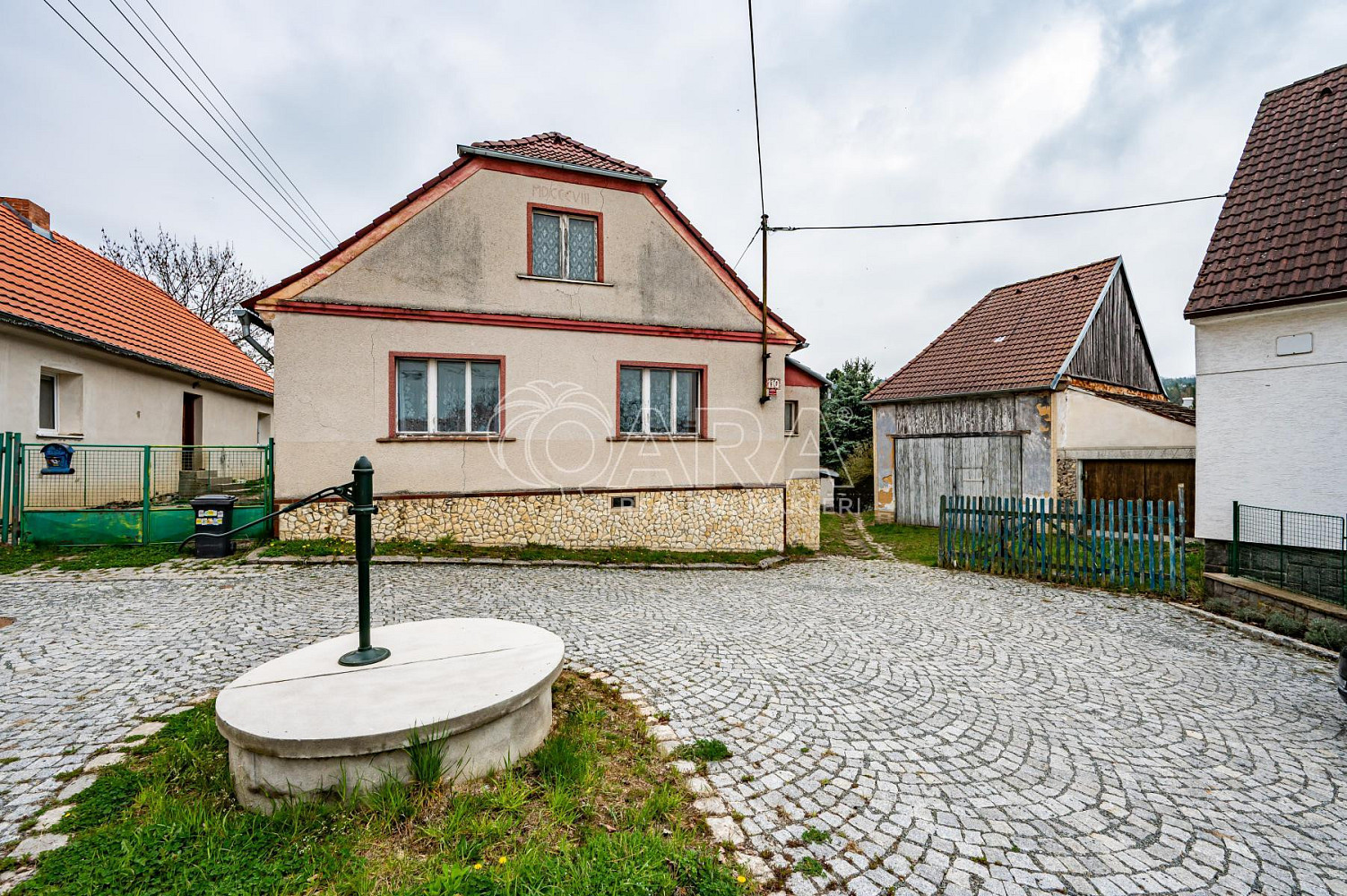 Prodej domu 120 m² s pozemkem 483 m² - View 2