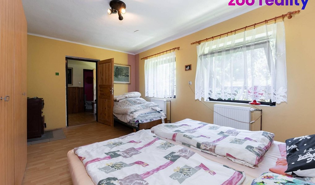Prodej domu 320 m² s pozemkem 16 394 m², Místo – náhled fotky 11