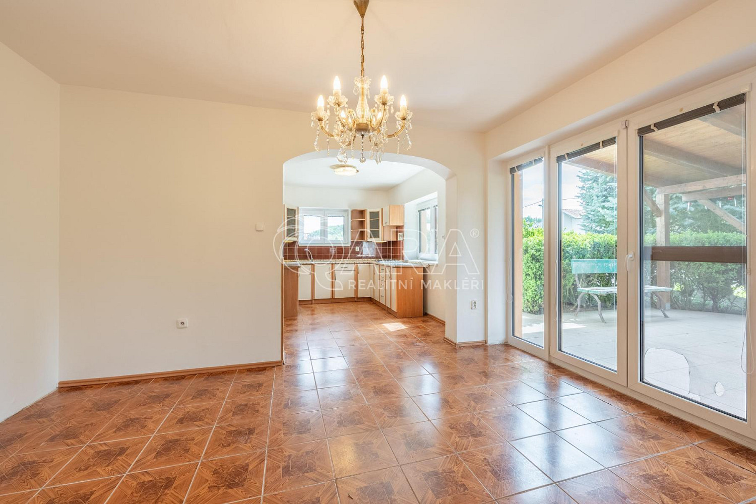 Prodej domu 362 m² s pozemkem 1 568 m² — photo 2