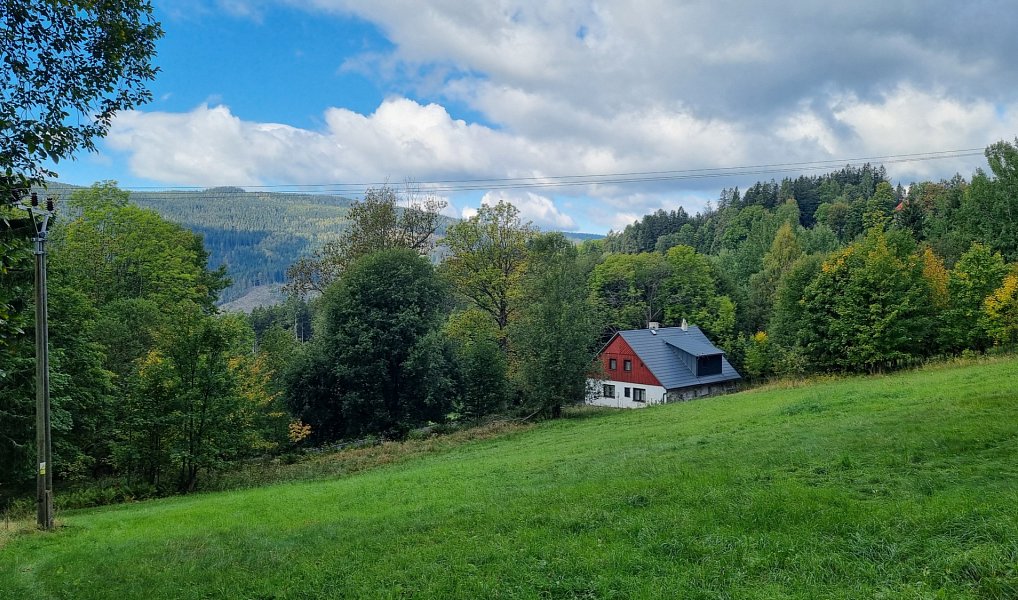 Prodej domu 155 m² s pozemkem 973 m², Strážné – náhled fotky 3