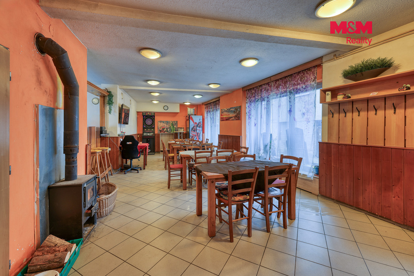 Prodej nájemního domu, činžáku 219 m² – fotografie 2
