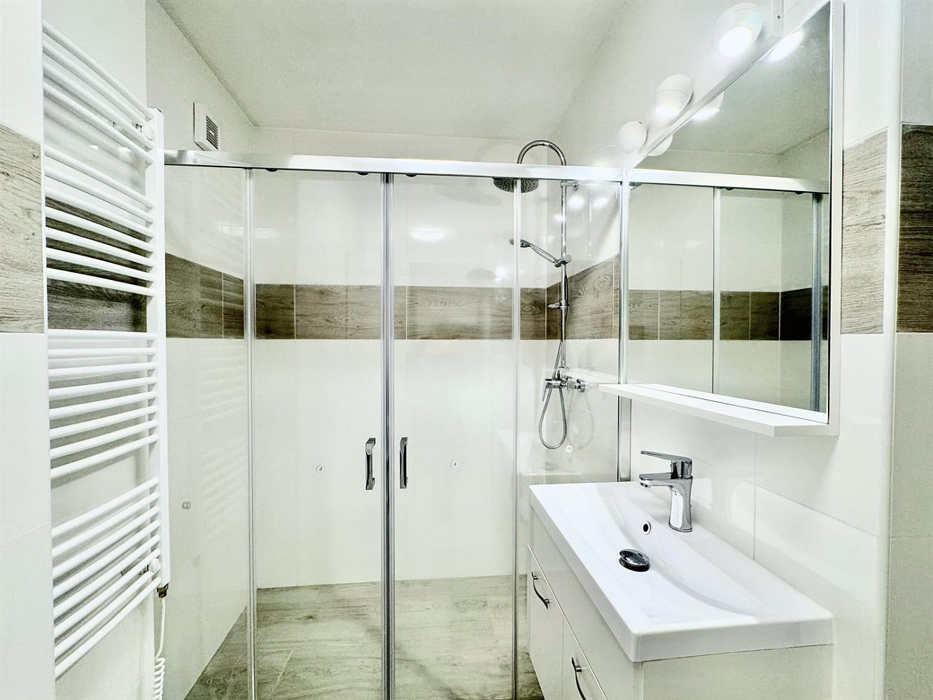 Pronájem bytu 2+1 45 m² — photo 3