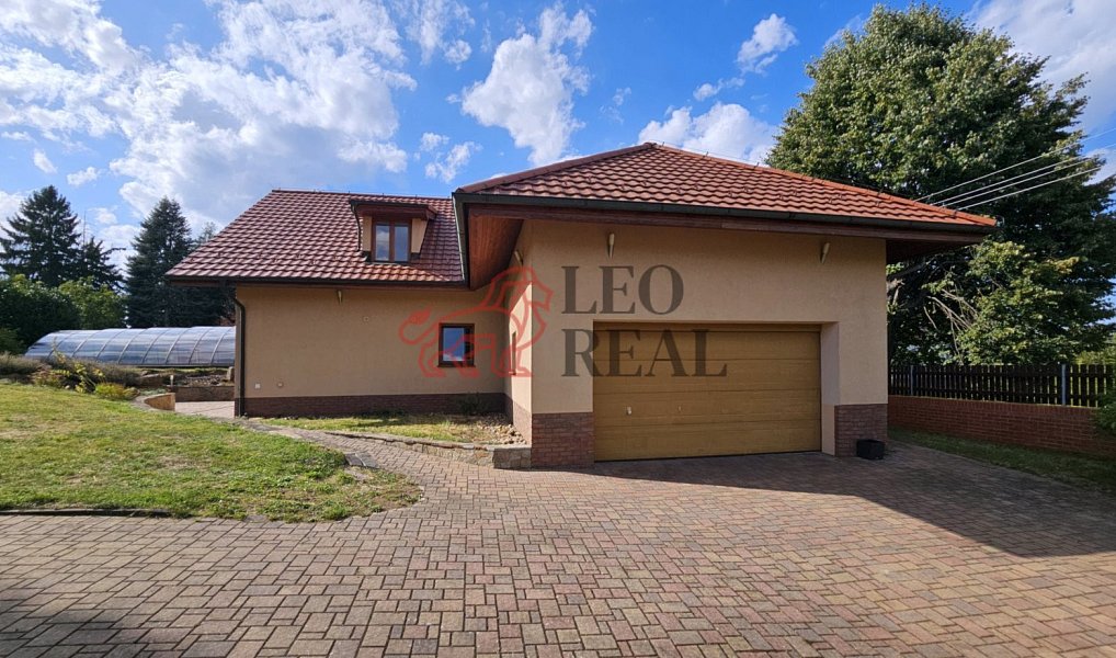 Prodej domu 316 m² s pozemkem 1 751 m², Kamenice – náhled fotky 5