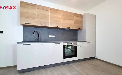 Pronájem bytu 2+kk 45 m², Vyšehradská, Praha 2 - Nové Město