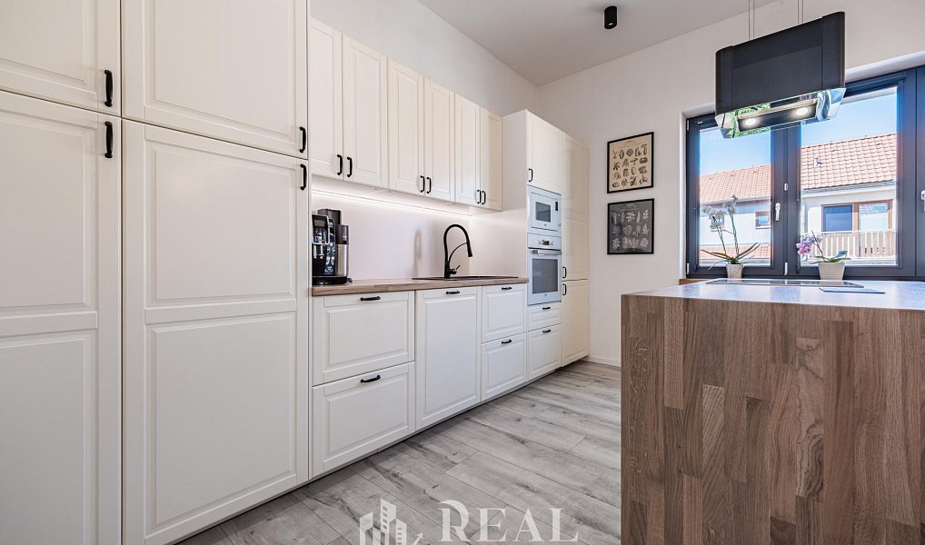 Prodej domu 240 m² s pozemkem 400 m², Louny – náhled fotky 22