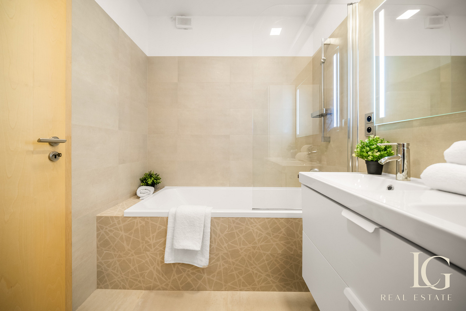 Prodej bytu 3+kk 71 m² — photo 3
