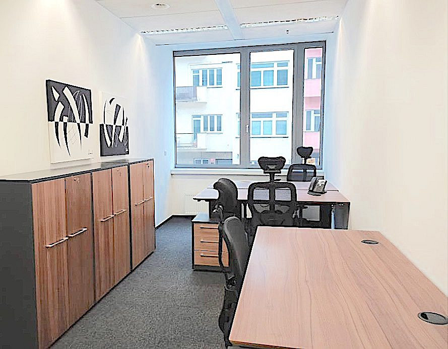 Pronájem kanceláře 1 500 m²