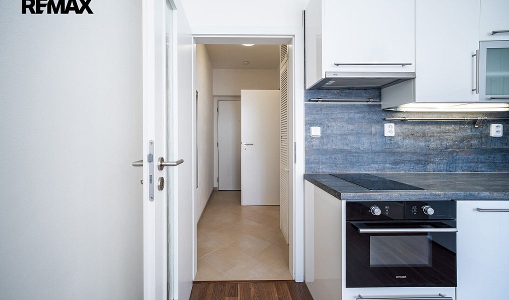 Prodej bytu 1+kk 29 m², Praha – náhled fotky 18