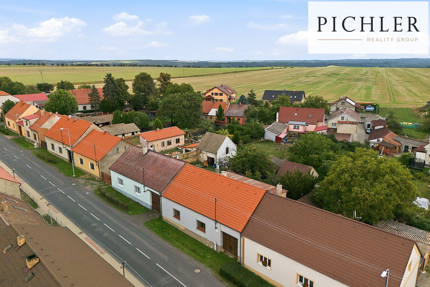 Prodej domu 200 m² s pozemkem 797 m² – fotografie 2