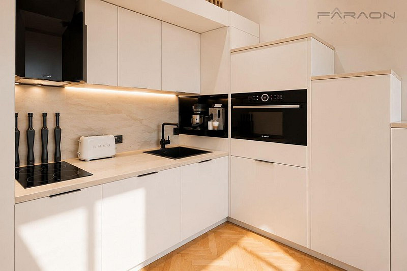 Pronájem bytu 1+kk 28 m² – fotografie 2