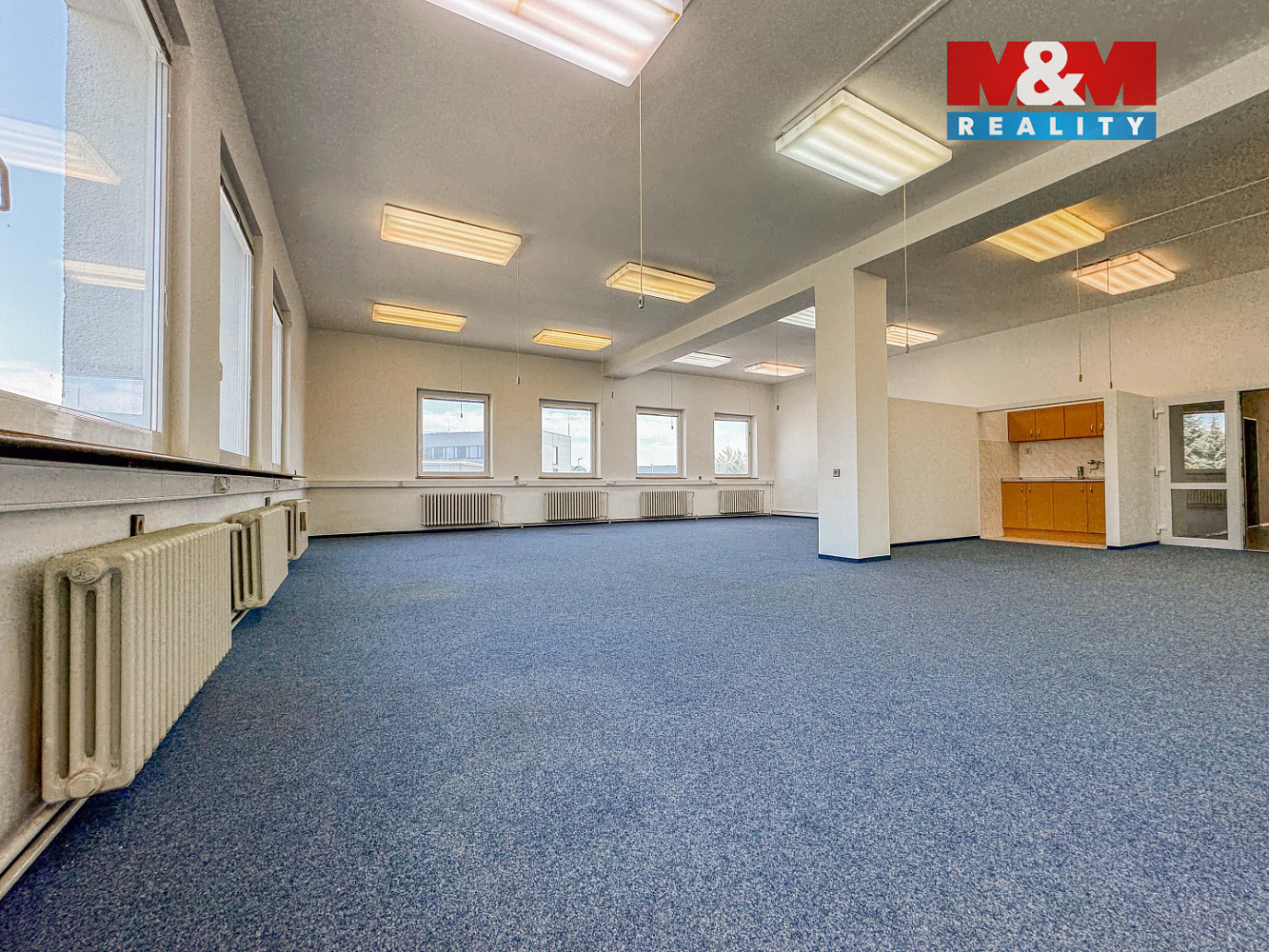 Pronájem kanceláře 311 m² – fotografie 2