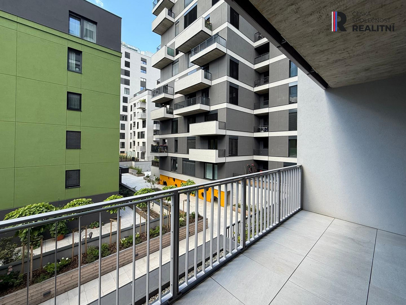 Pronájem bytu 2+kk 73 m² - Widok 3
