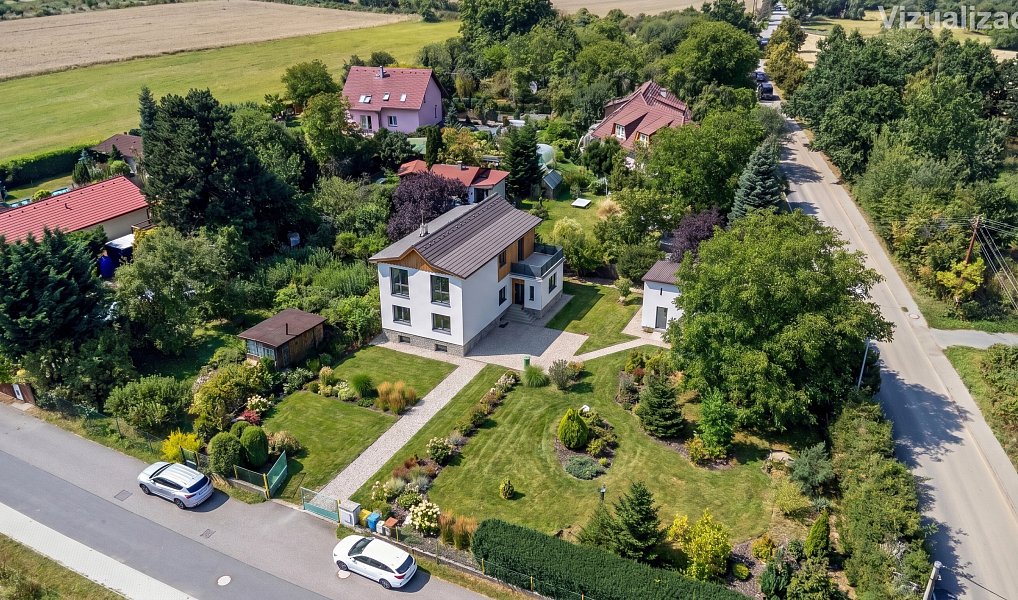 Prodej domu 193 m² s pozemkem 1 302 m², Strančice – náhled fotky 3