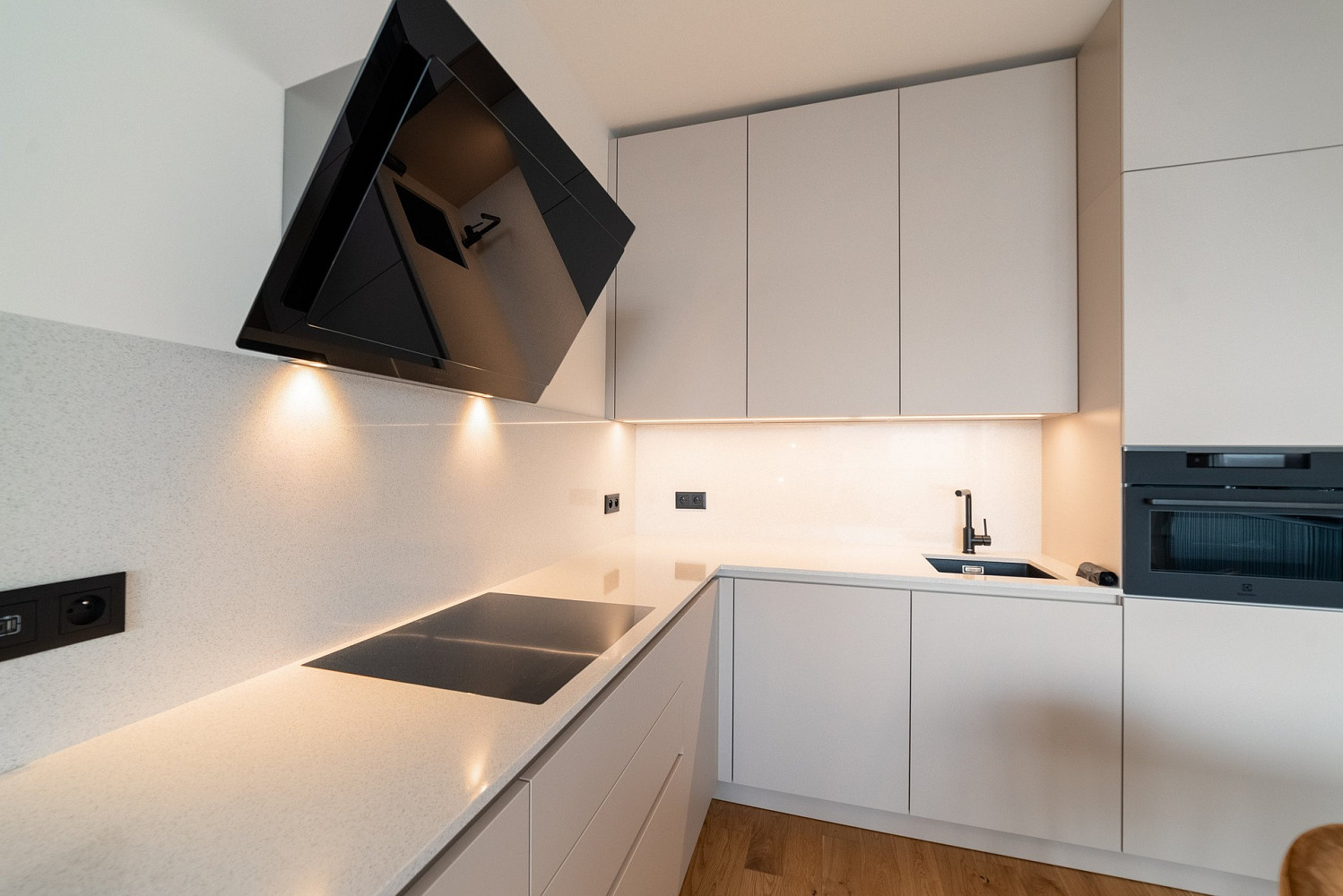 Pronájem bytu 2+kk 64 m² – fotografie 4