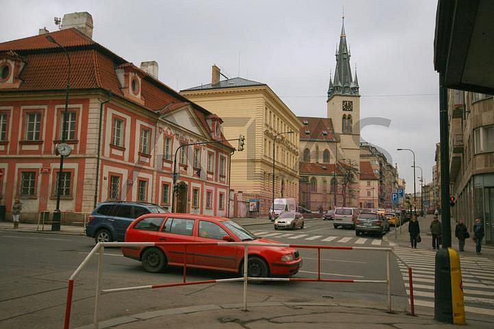 Pronájem garáže praha 1 nové město, štěpánská ul.