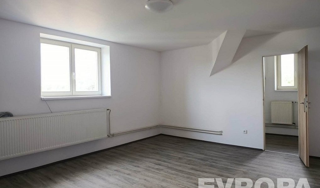 Pronájem bytu 2+1 70 m², Liberec – náhled fotky 3