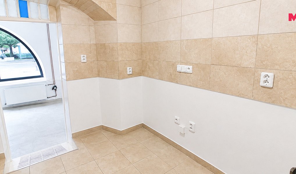 Pronájem komerčního objektu (jiného typu) 29 m², Hranice – náhled fotky 8