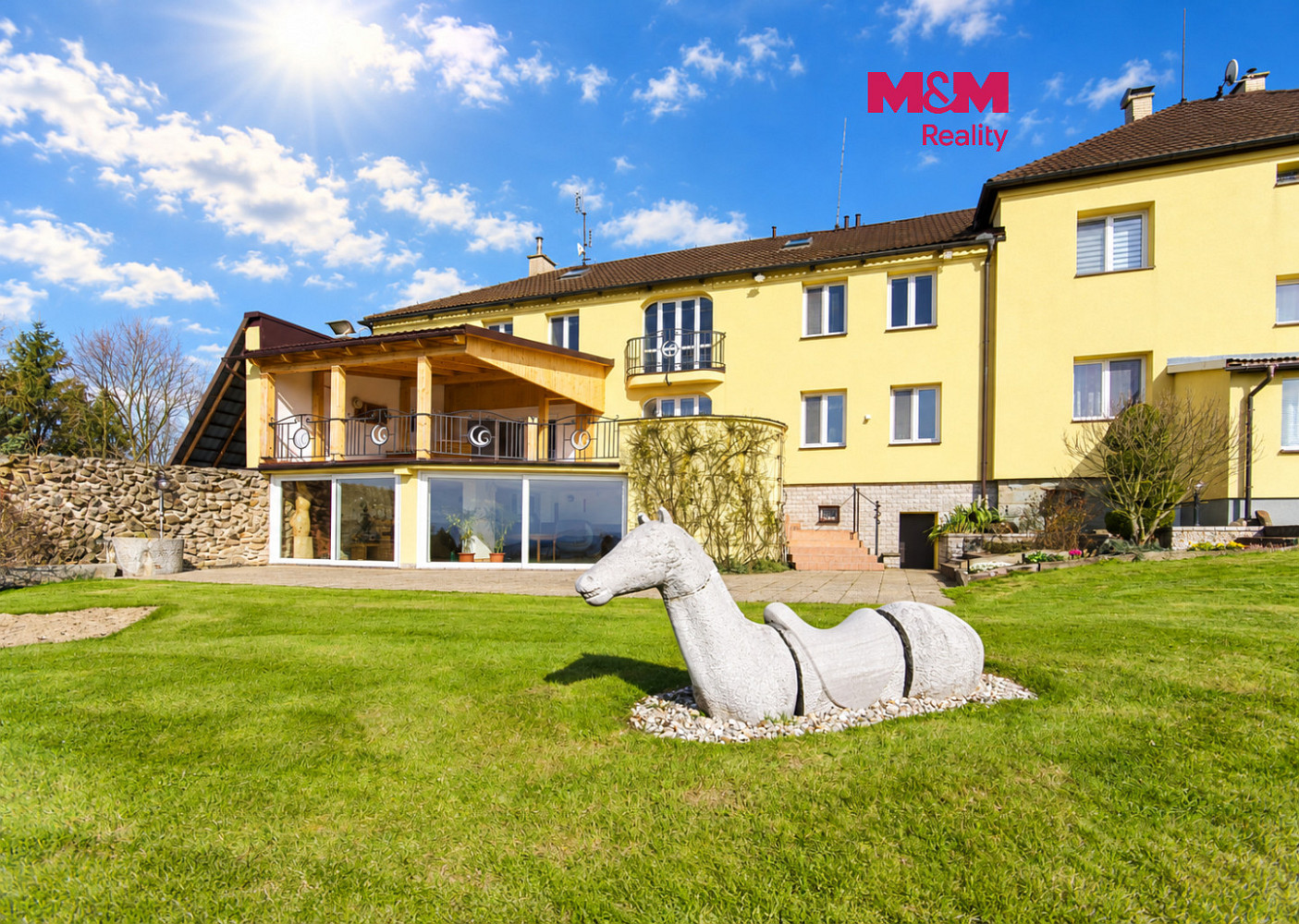Prodej domu 605 m² s pozemkem 4 589 m²