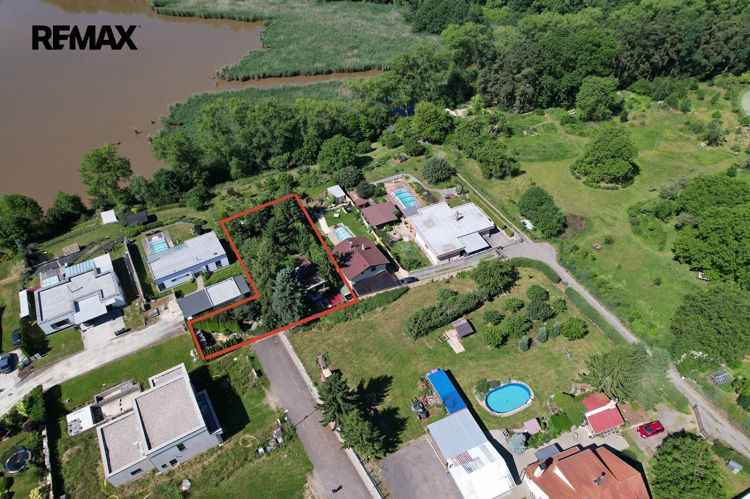 Prodej stavebního pozemku 713 m² – fotografie 3
