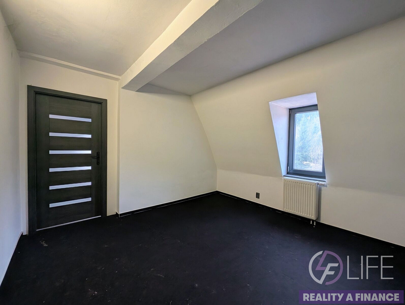 Pronájem bytu 2+kk 40 m² – fotografie 3