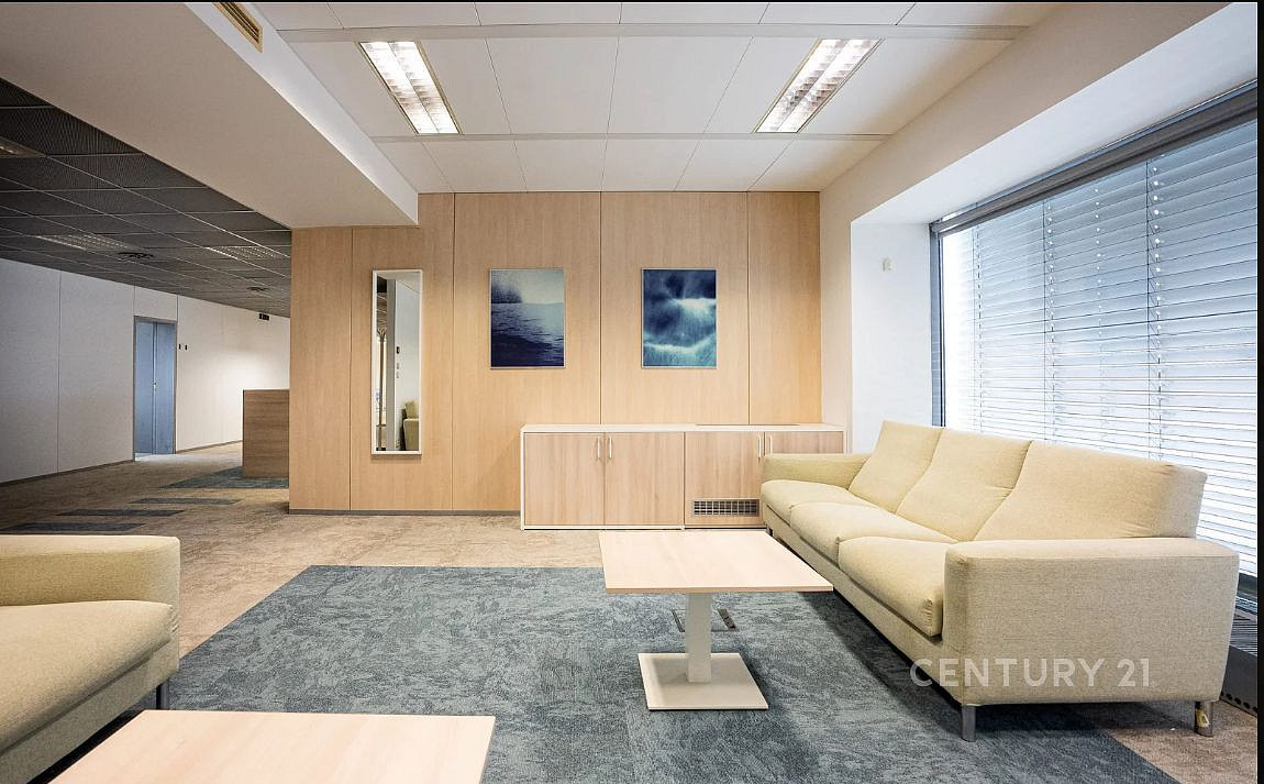 Pronájem kanceláře 1 200 m² — photo 3