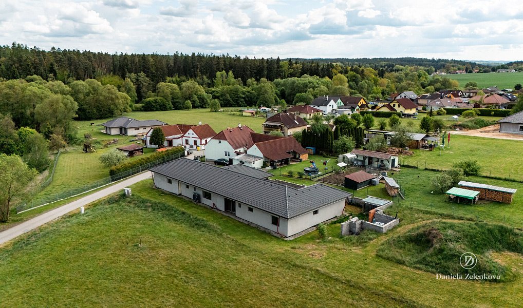 Prodej domu 240 m² s pozemkem 1 615 m², Nová Ves – náhled fotky 3