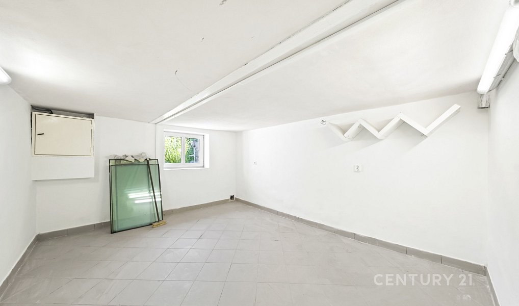 Pronájem domu 210 m² s pozemkem 1 586 m², Mukařov – náhled fotky 31