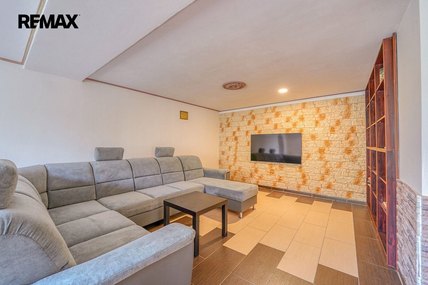Prodej domu 323 m² s pozemkem 1 638 m² – fotografie 4