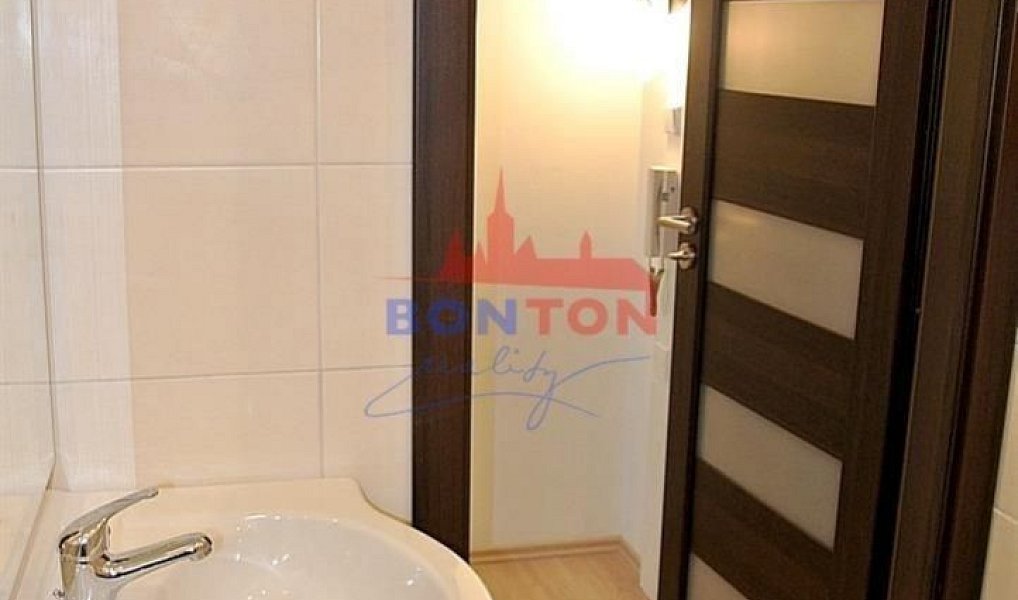 Prodej bytu 1+kk 27 m², Praha – náhled fotky 9