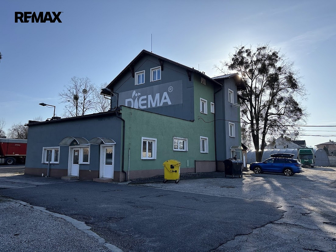 Pronájem skladovacích prostor 215 m²