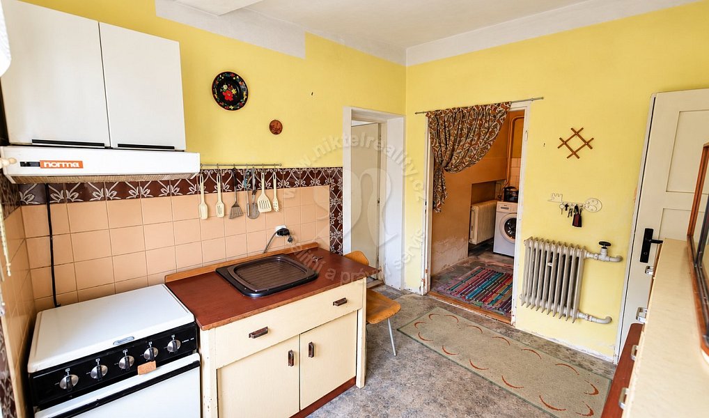 Prodej domu 327 m² s pozemkem 1 179 m², Žižice – náhled fotky 11