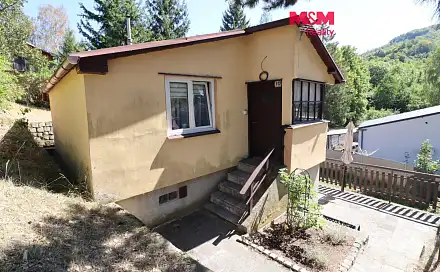 Prodej chaty/chalupy 34 m² s pozemkem 325 m², Okounov, okres Chomutov