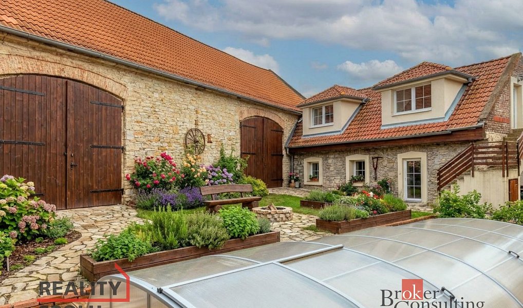 Prodej domu 579 m² s pozemkem 1 059 m², Středokluky – náhled fotky 36