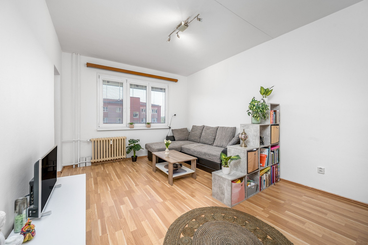 Pronájem bytu 2+kk 34 m² – fotografie 2